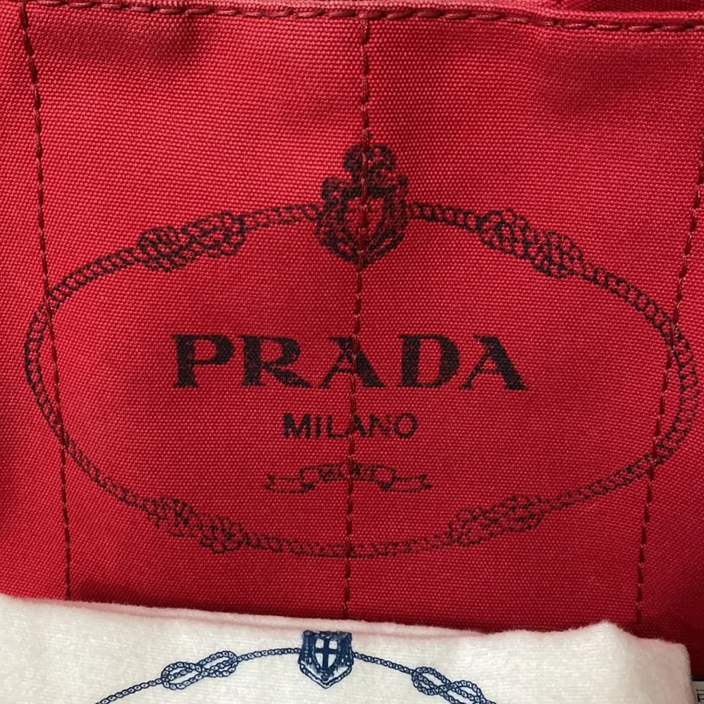 💯% Authentic PRADA CANAPA - Picture 5 of 17